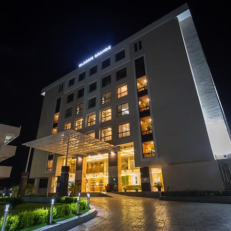 Classic Grande,A Member Of Radisson Imphal Eksteriør billede