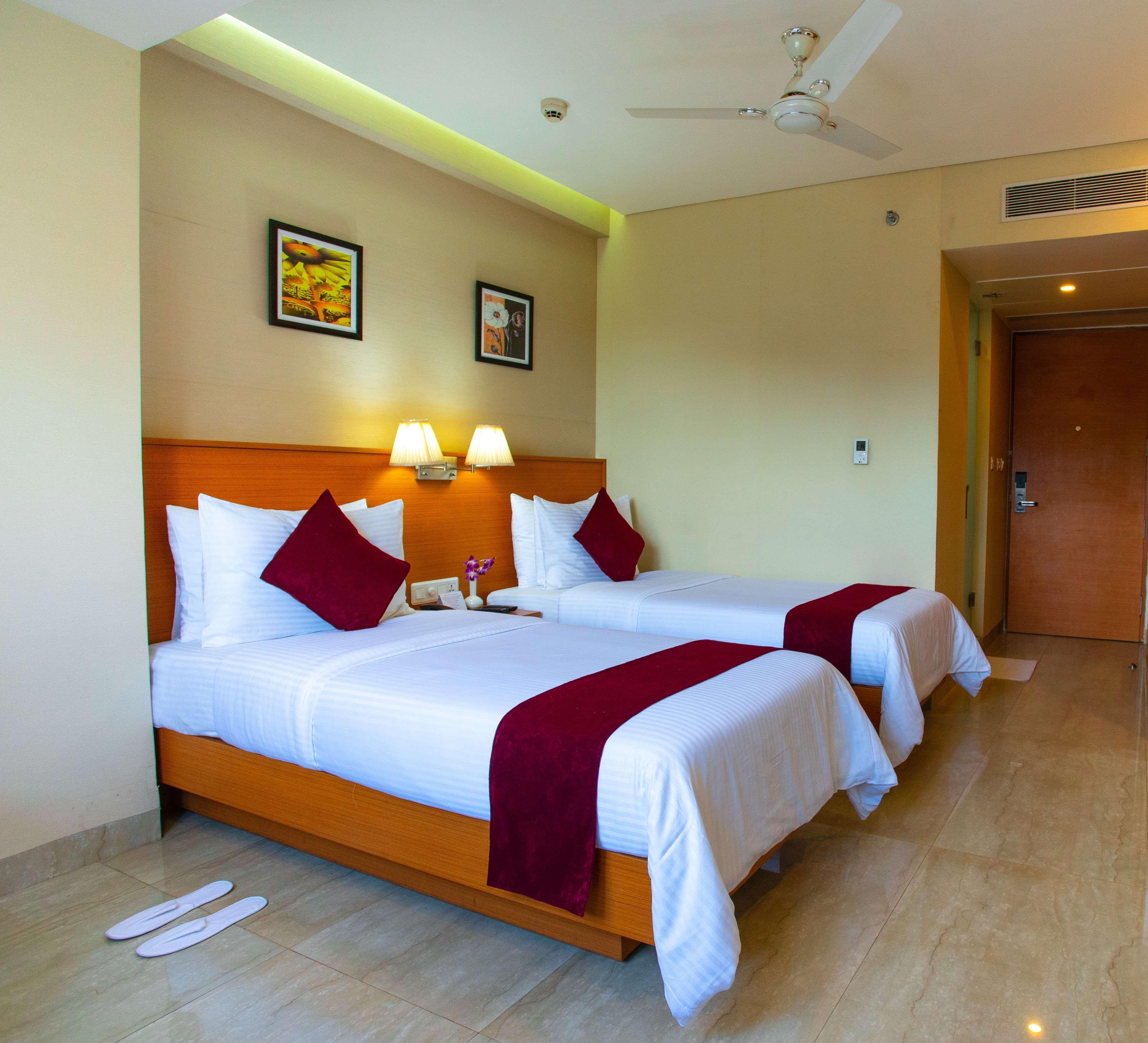 Classic Grande,A Member Of Radisson Imphal Eksteriør billede
