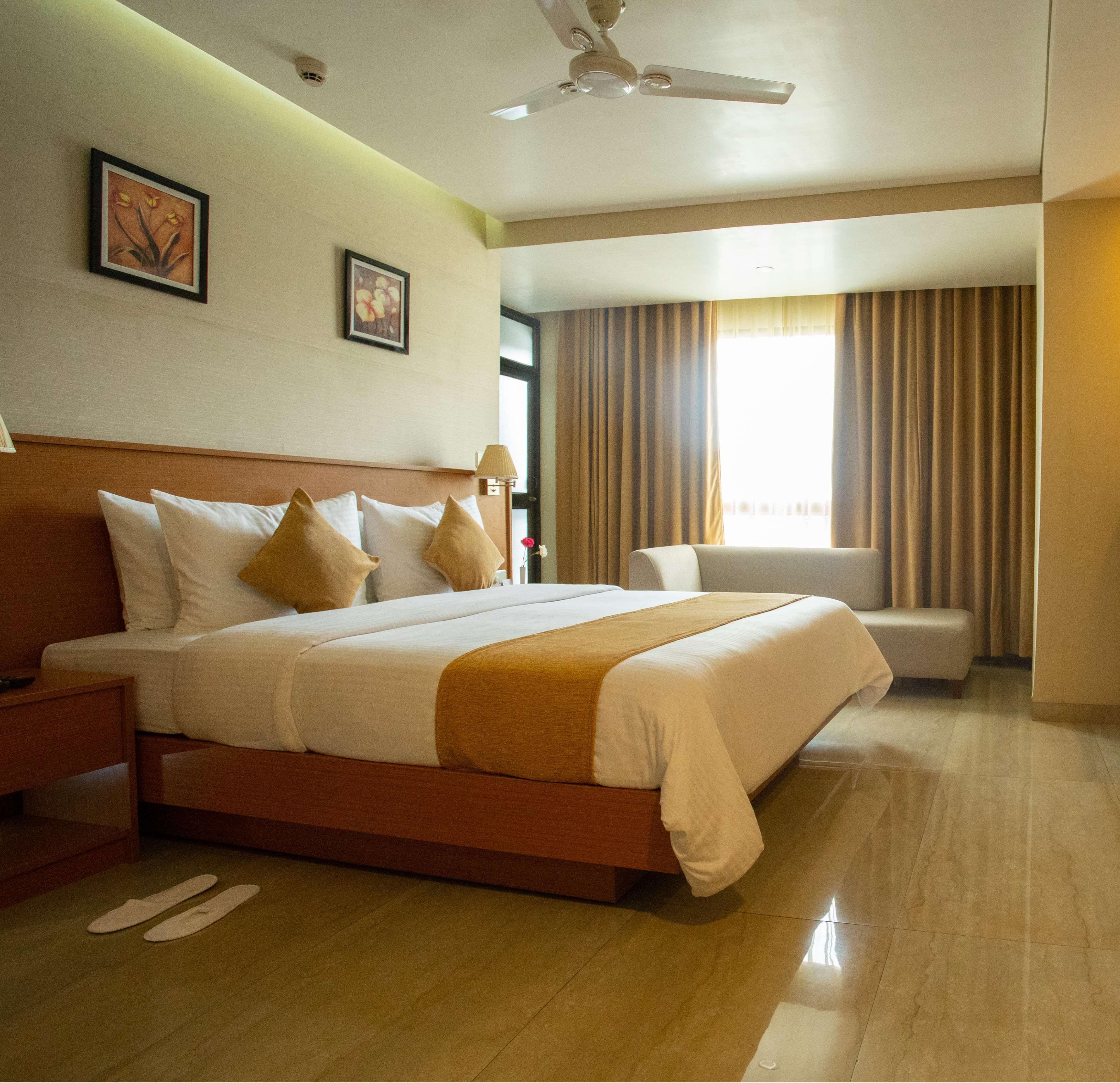 Classic Grande,A Member Of Radisson Imphal Eksteriør billede