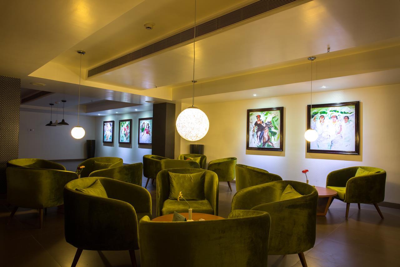 Classic Grande,A Member Of Radisson Imphal Eksteriør billede