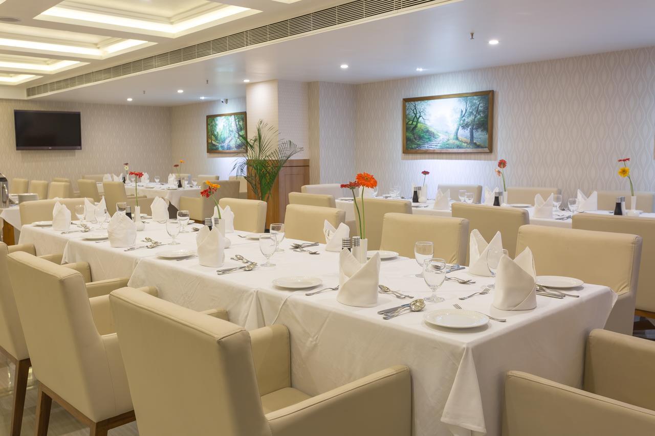 Classic Grande,A Member Of Radisson Imphal Eksteriør billede