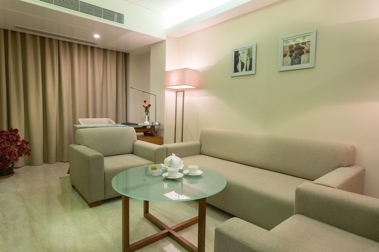 Classic Grande,A Member Of Radisson Imphal Eksteriør billede